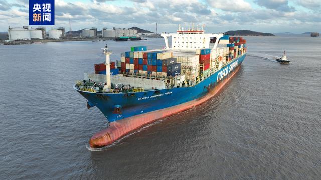 “抢”鲜上市！2.1万吨进口水果随首条“樱桃快航”班轮抵沪